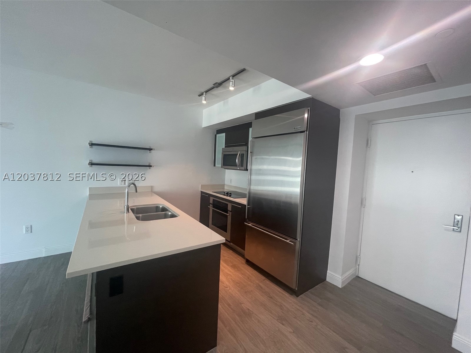 image 500 Brickell East24