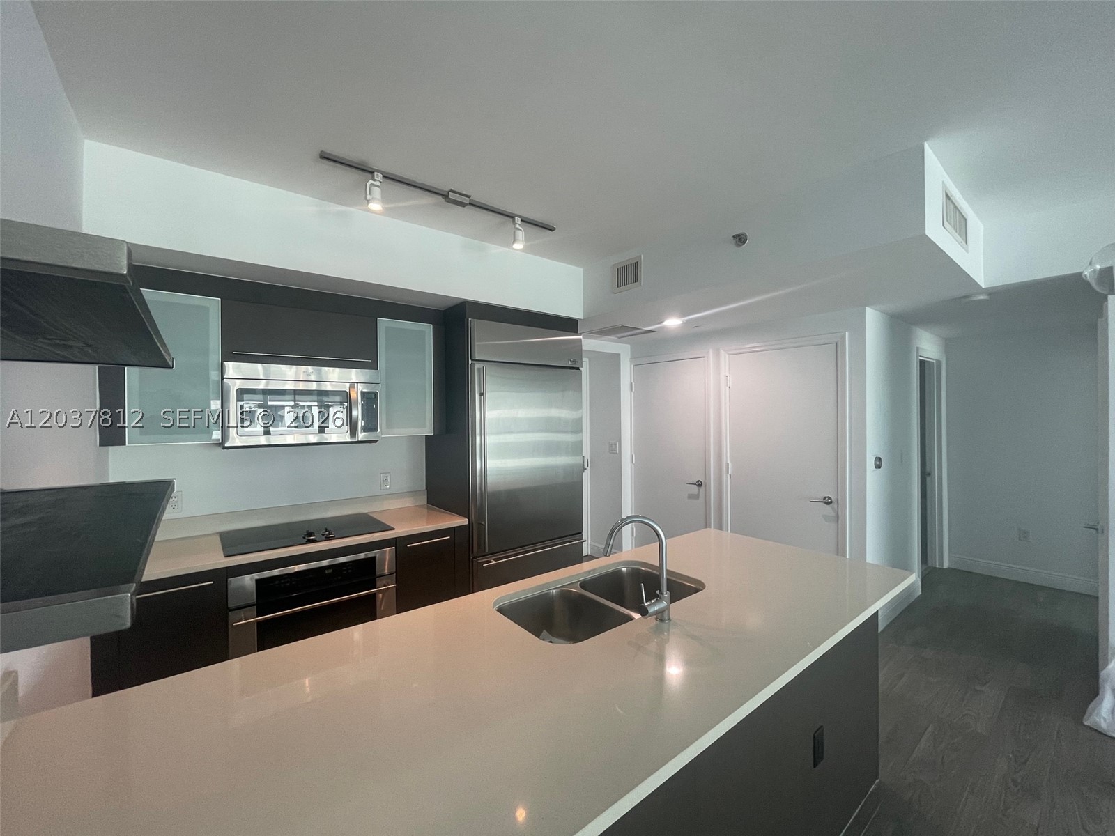 image 500 Brickell East26
