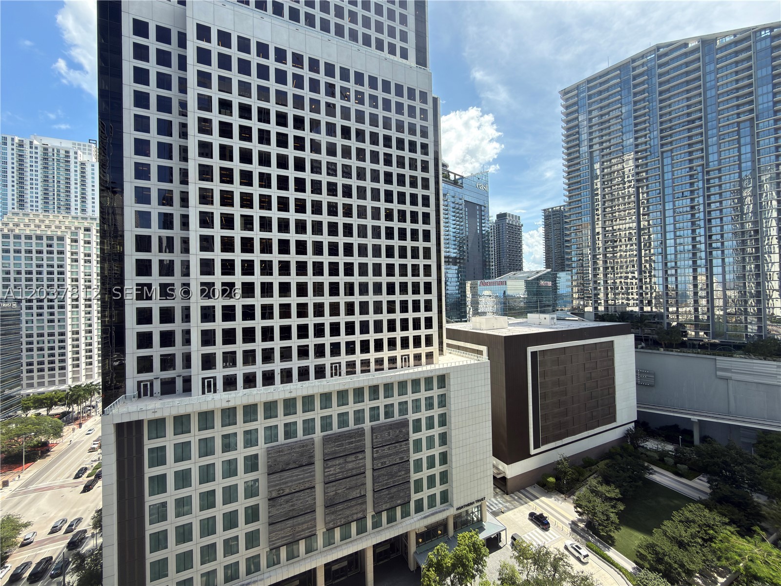 image 500 Brickell East37