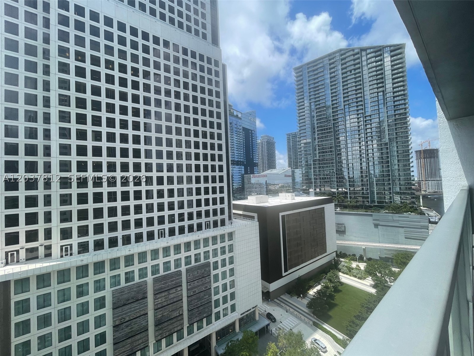 image 500 Brickell East8