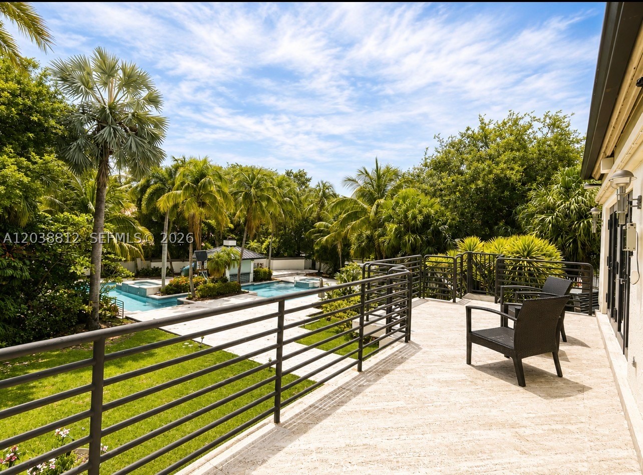 10395 SW 67th Ave Pinecrest, FL 33156