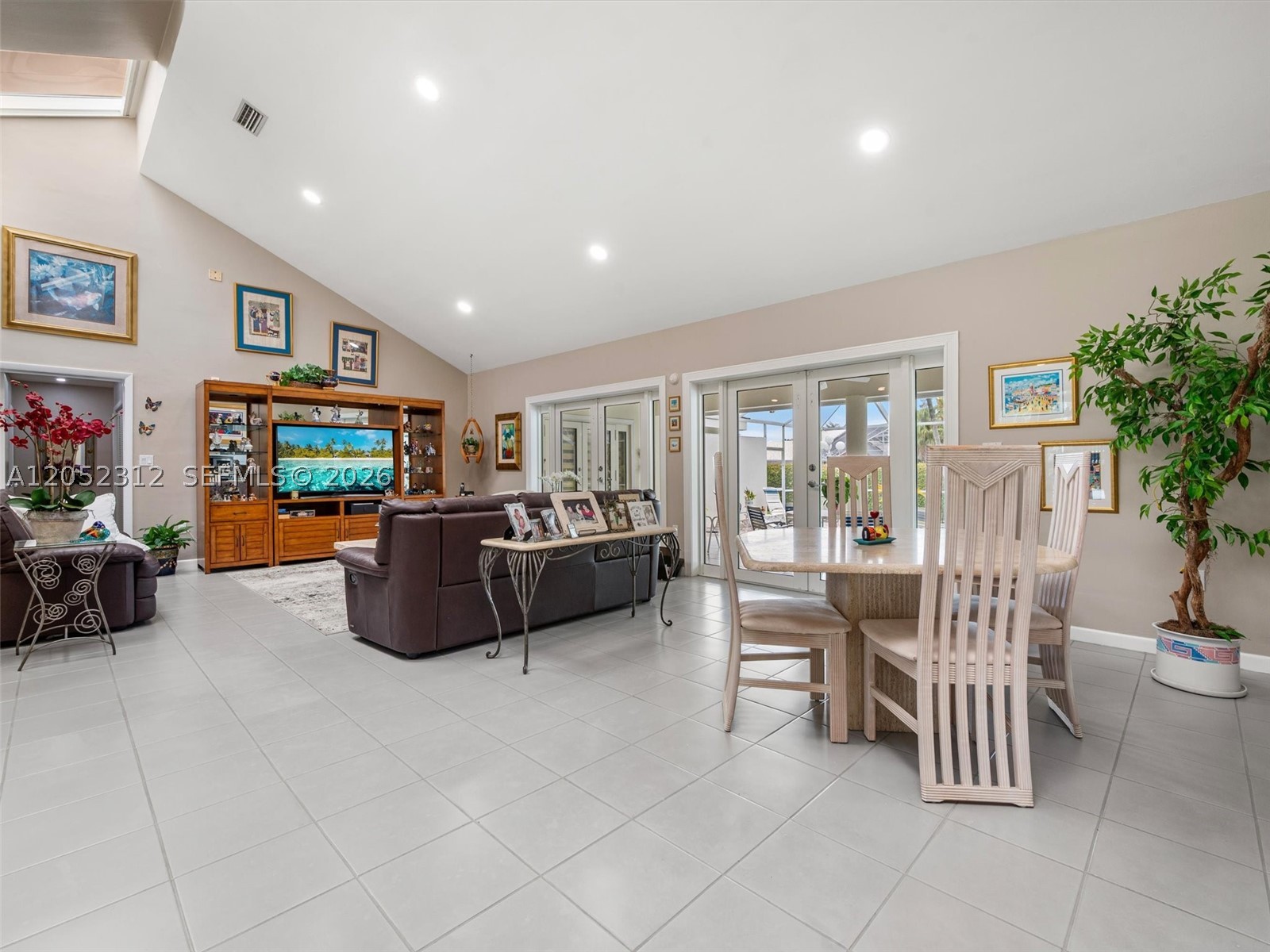 10321 SW 89th Ave Miami, FL 33176