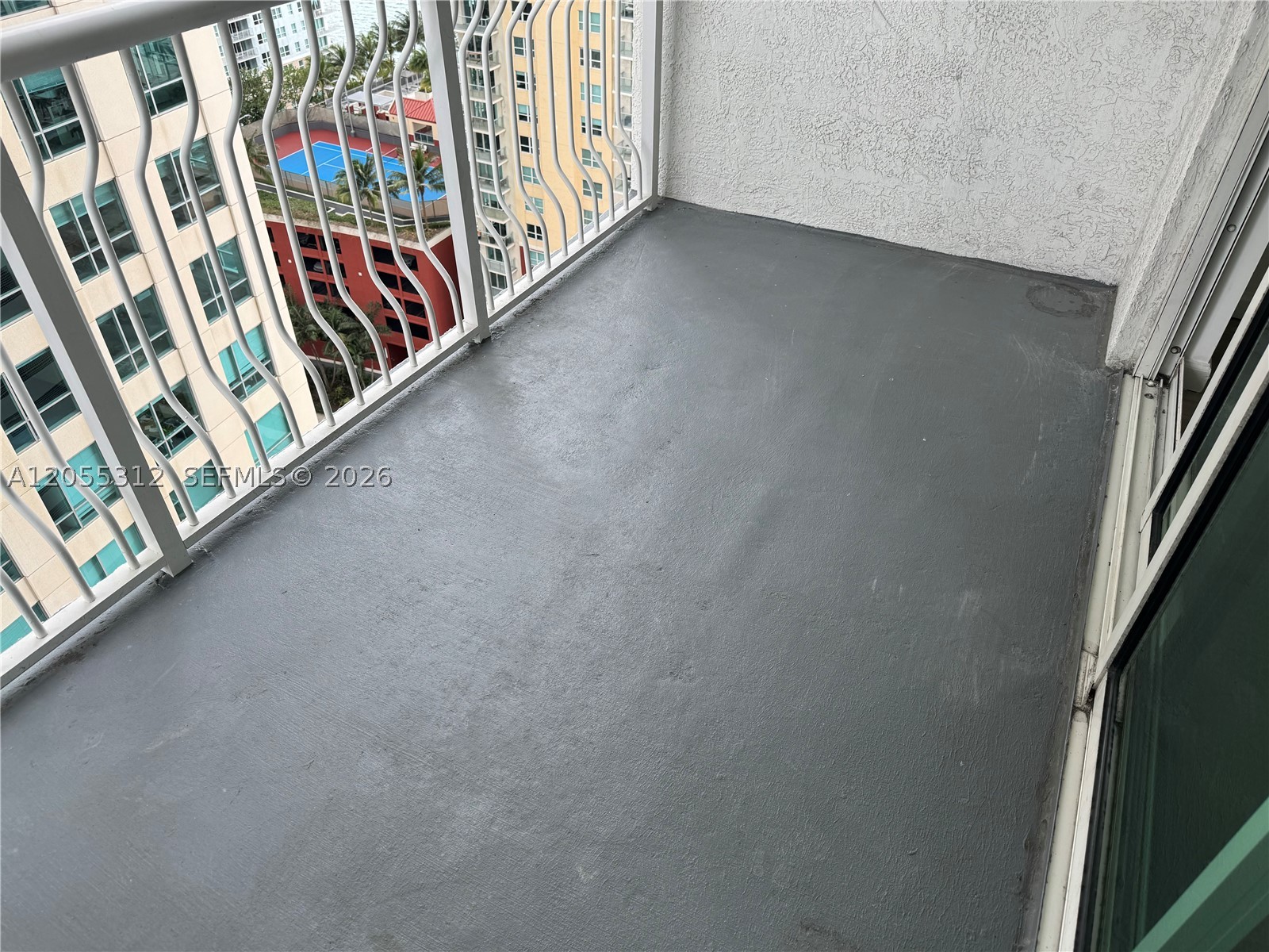1200 Brickell Bay Dr #2310 Miami, FL 33131