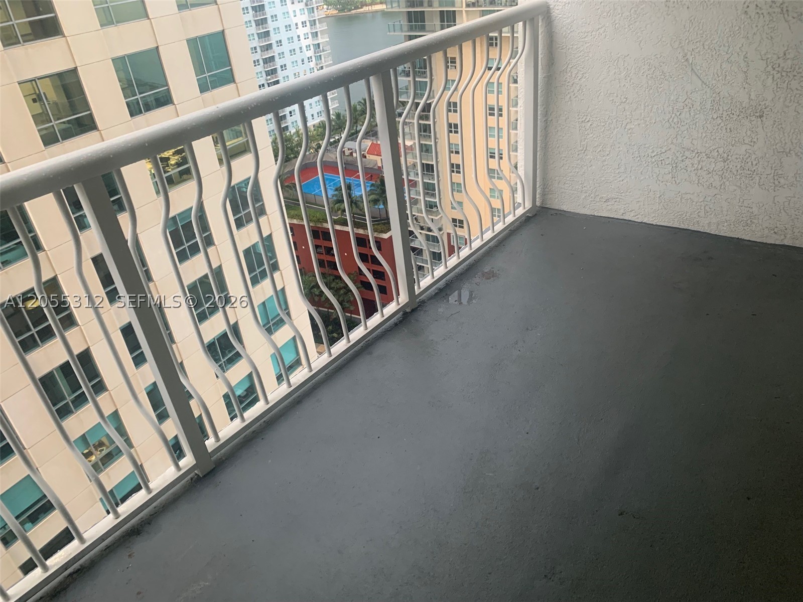 1200 Brickell Bay Dr #2310 Miami, FL 33131