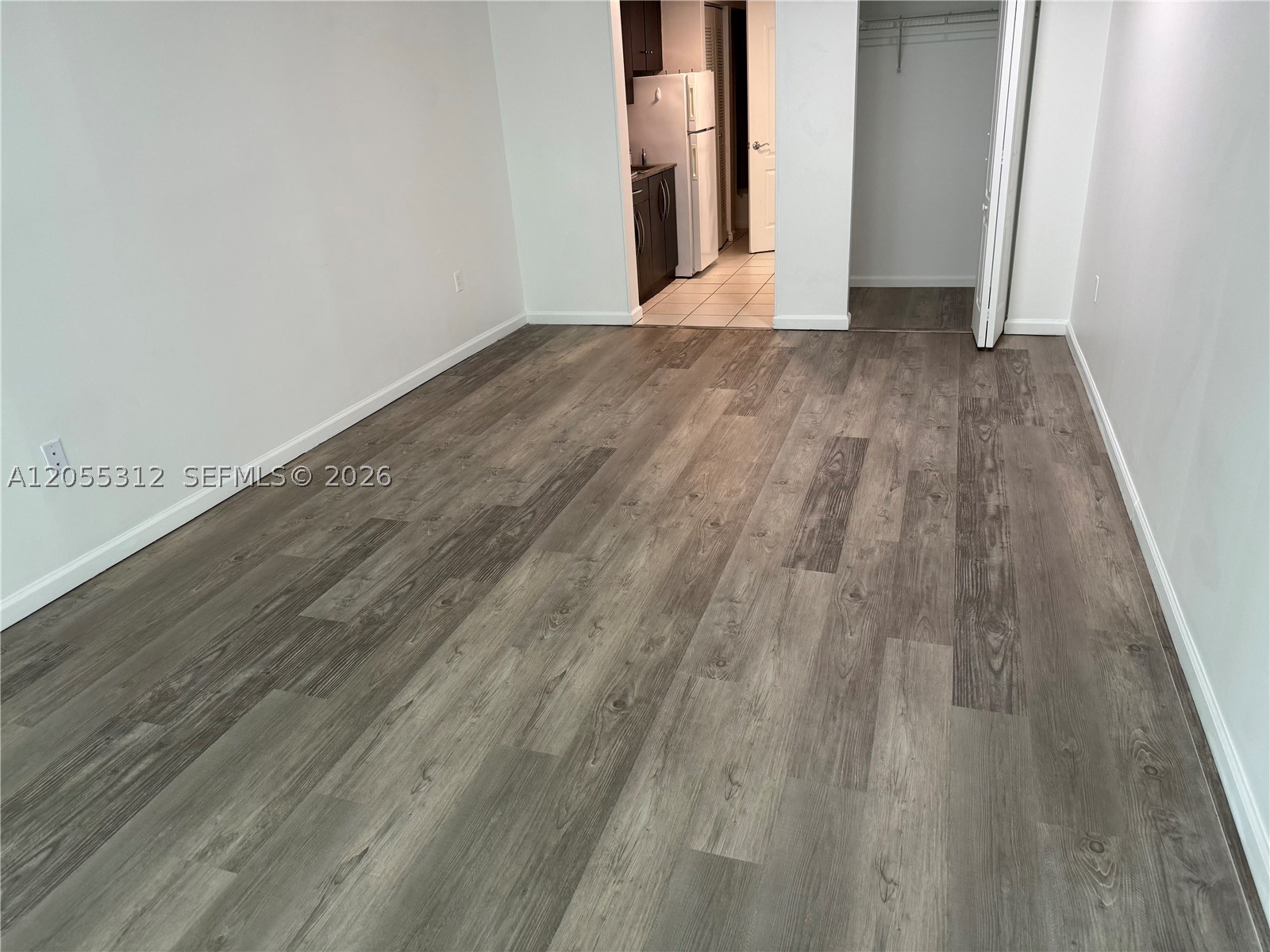 1200 Brickell Bay Dr #2310 Miami, FL 33131