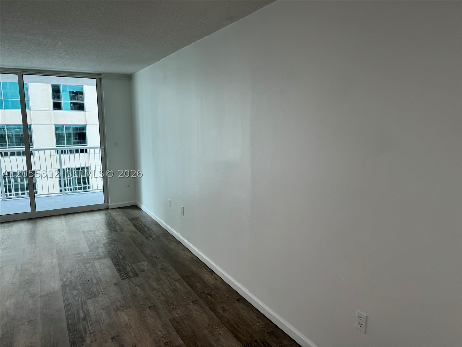 1200 Brickell Bay Dr #2310 Miami, FL 33131