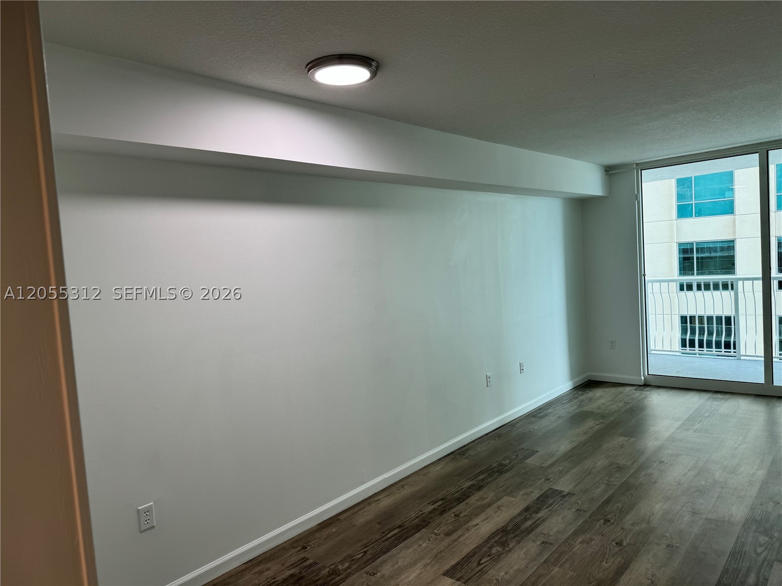 1200 Brickell Bay Dr #2310 Miami, FL 33131
