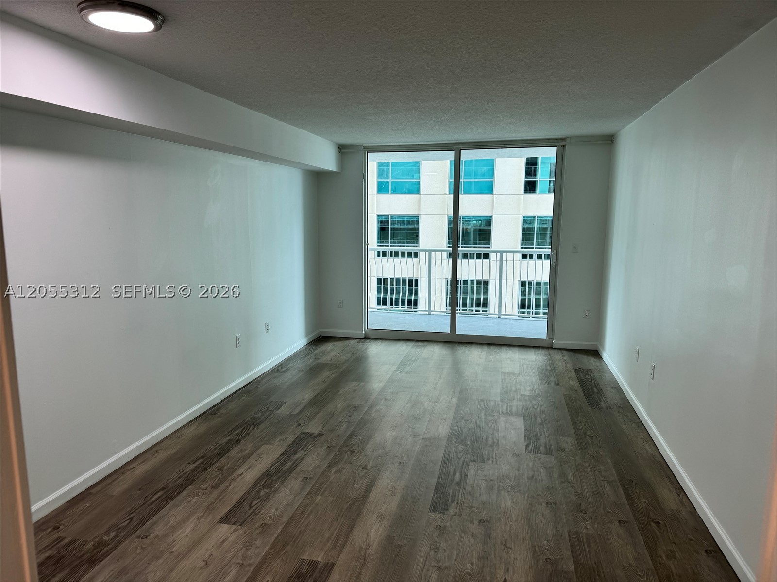1200 Brickell Bay Dr #2310 Miami, FL 33131