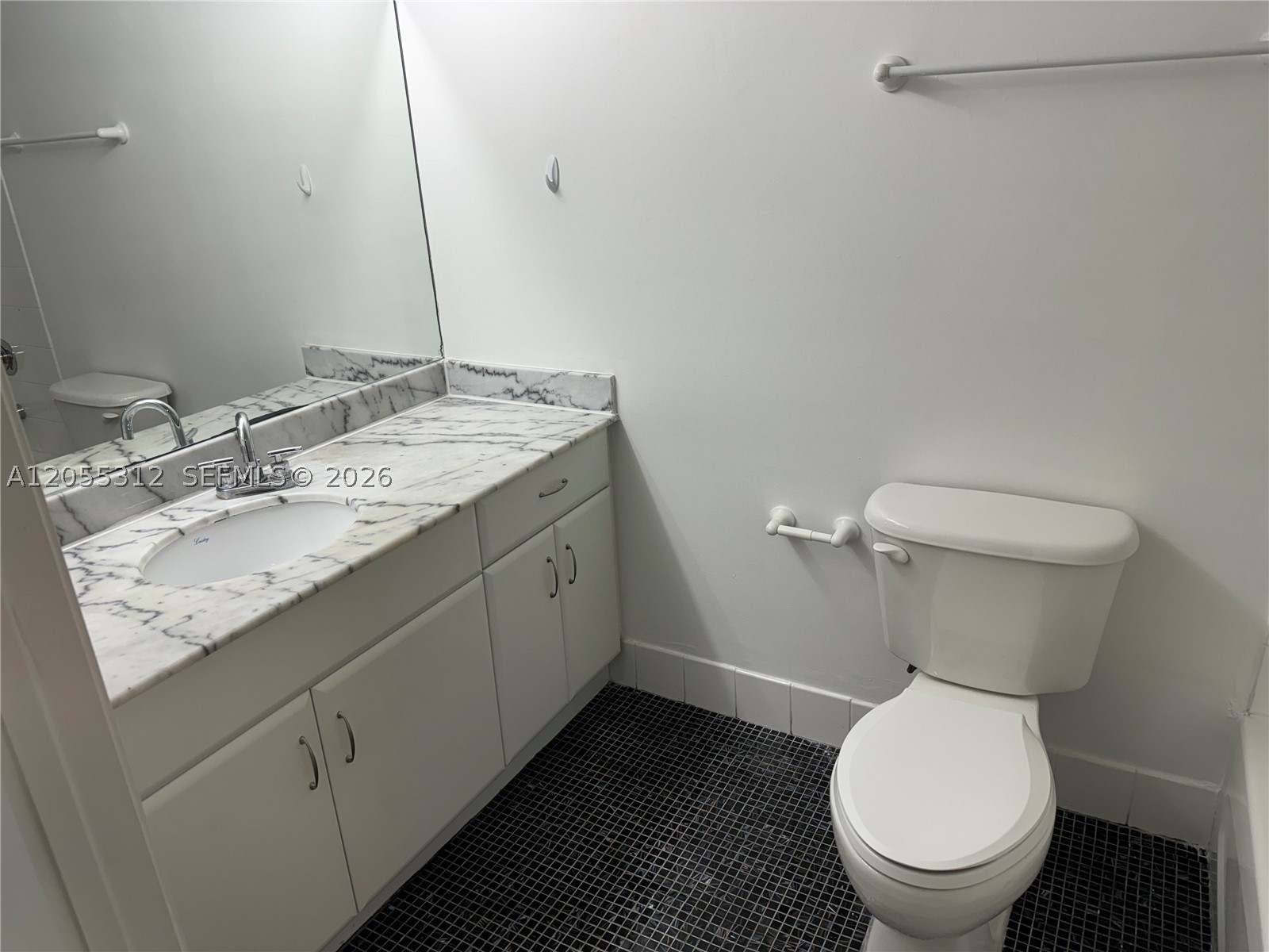 1200 Brickell Bay Dr #2310 Miami, FL 33131
