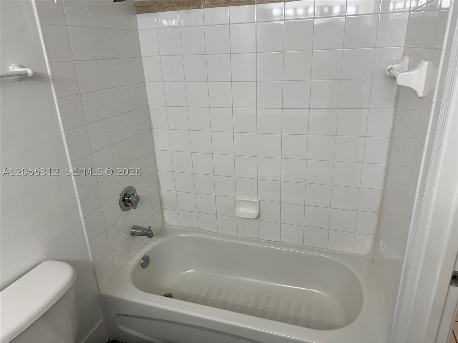 1200 Brickell Bay Dr #2310 Miami, FL 33131