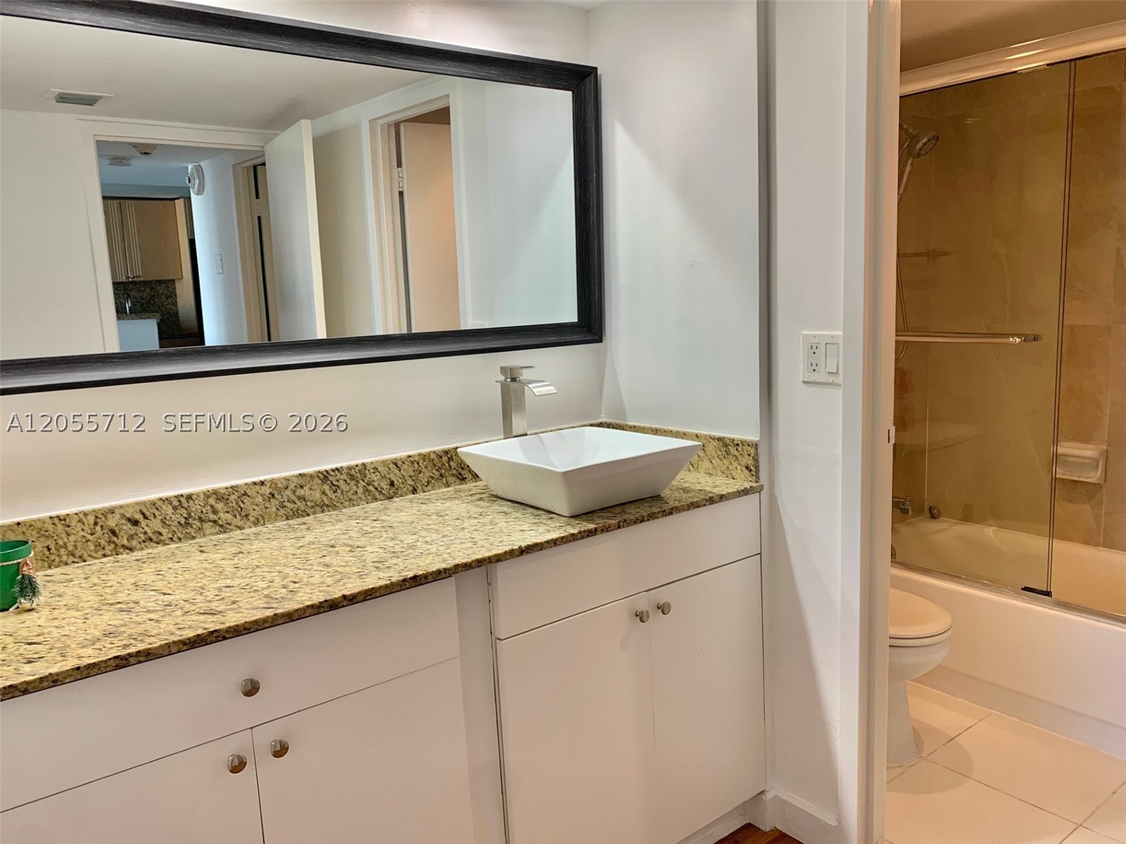 image Arlen House East17