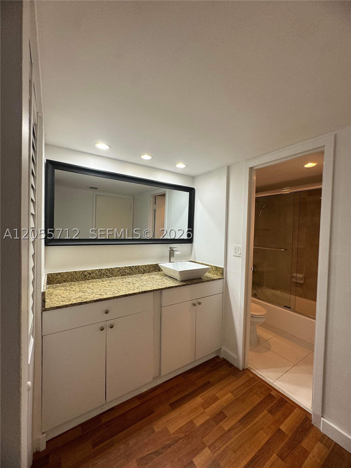 image Arlen House East18