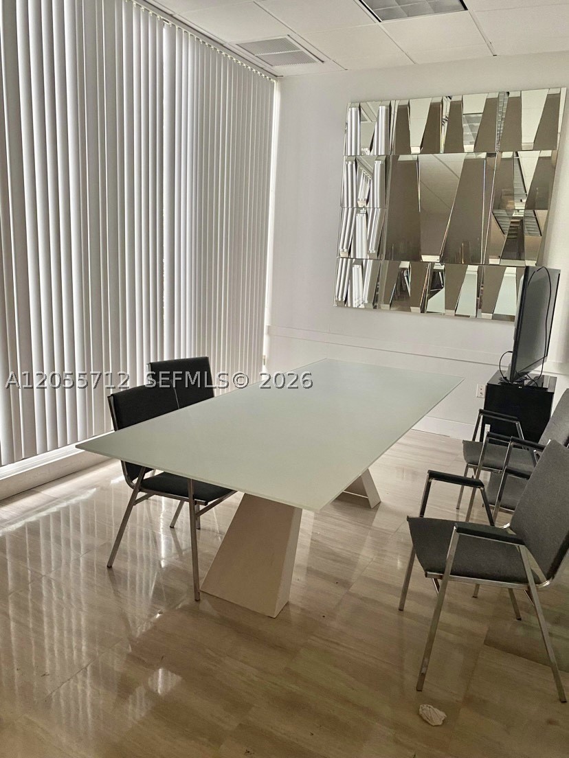image Arlen House East45