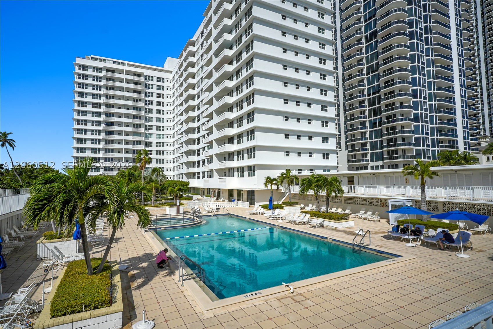4747 Collins Ave #201