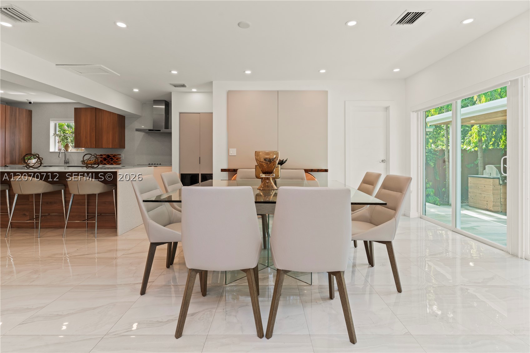 221 NE 44th St Miami, FL 33137