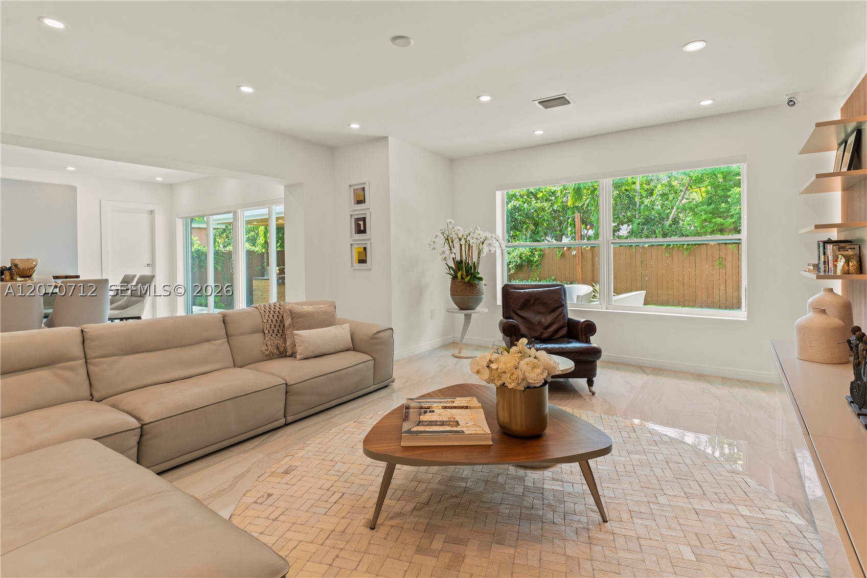 221 NE 44th St Miami, FL 33137
