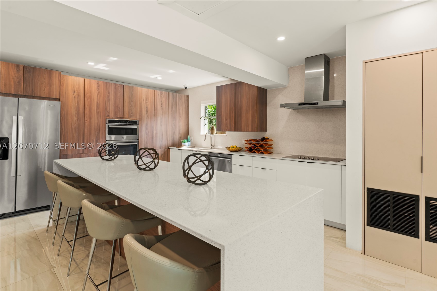 221 NE 44th St Miami, FL 33137