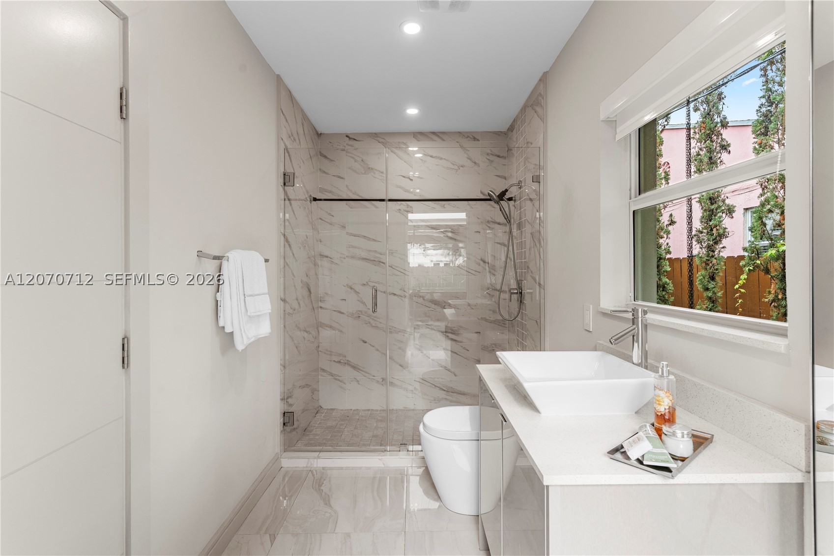 221 NE 44th St Miami, FL 33137