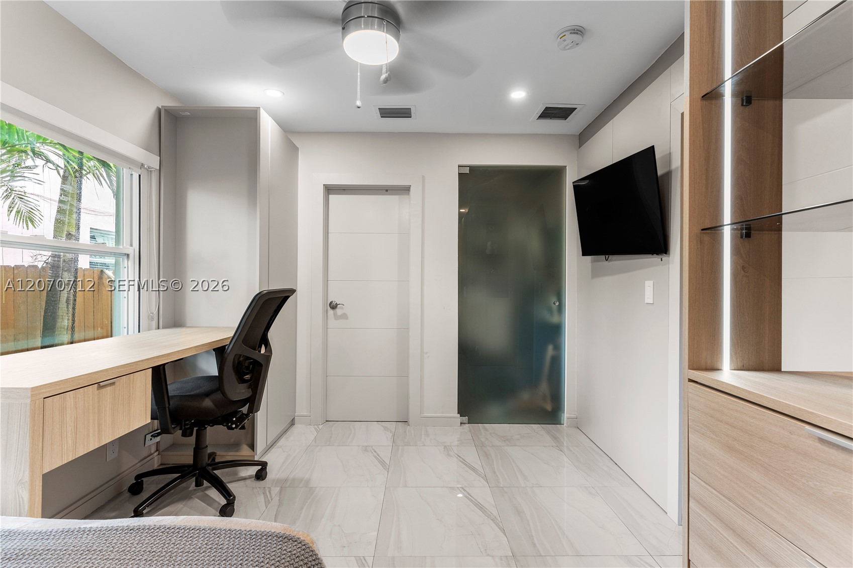 221 NE 44th St Miami, FL 33137