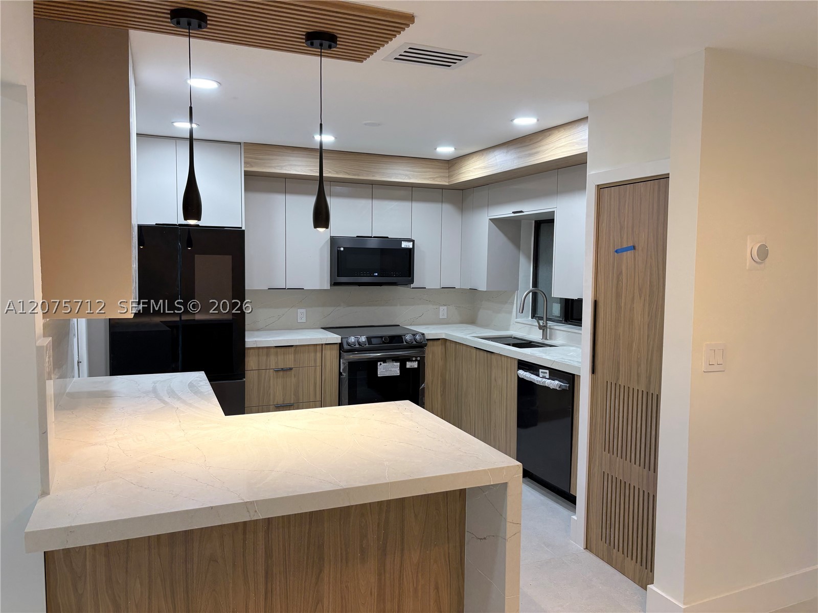 4291 SW 14th St Miami, FL 33134