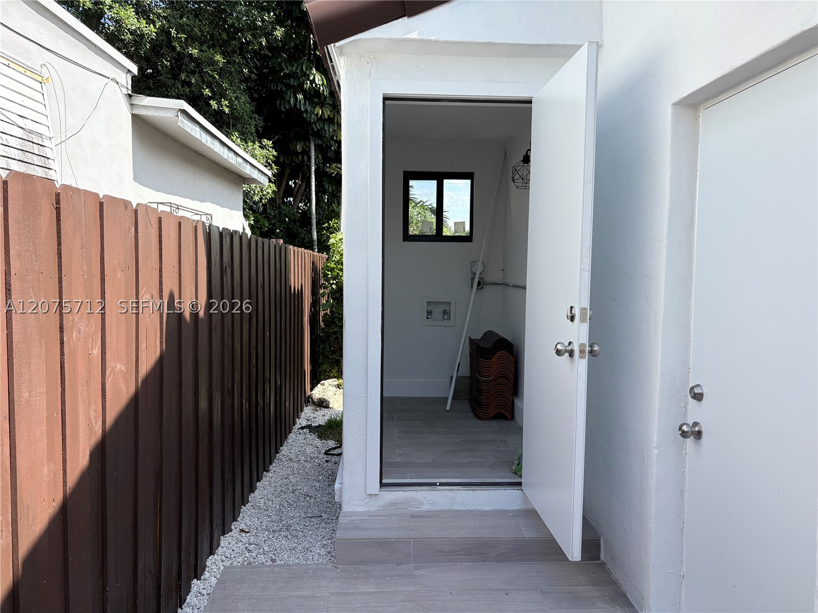 4291 SW 14th St Miami, FL 33134