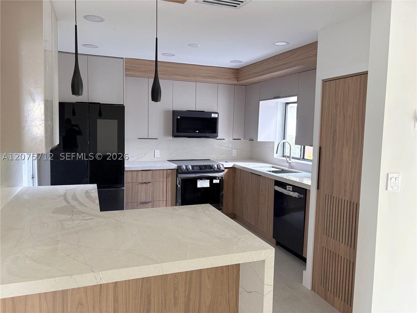 4291 SW 14th St Miami, FL 33134