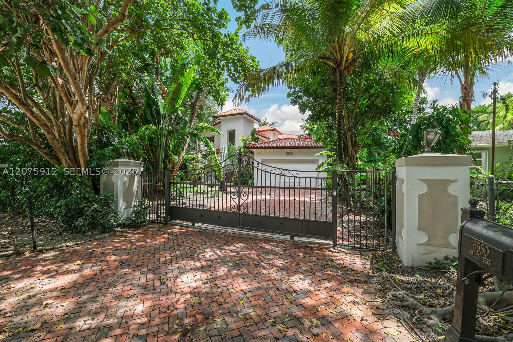 6550 SW 75th Ter South Miami, FL 33143