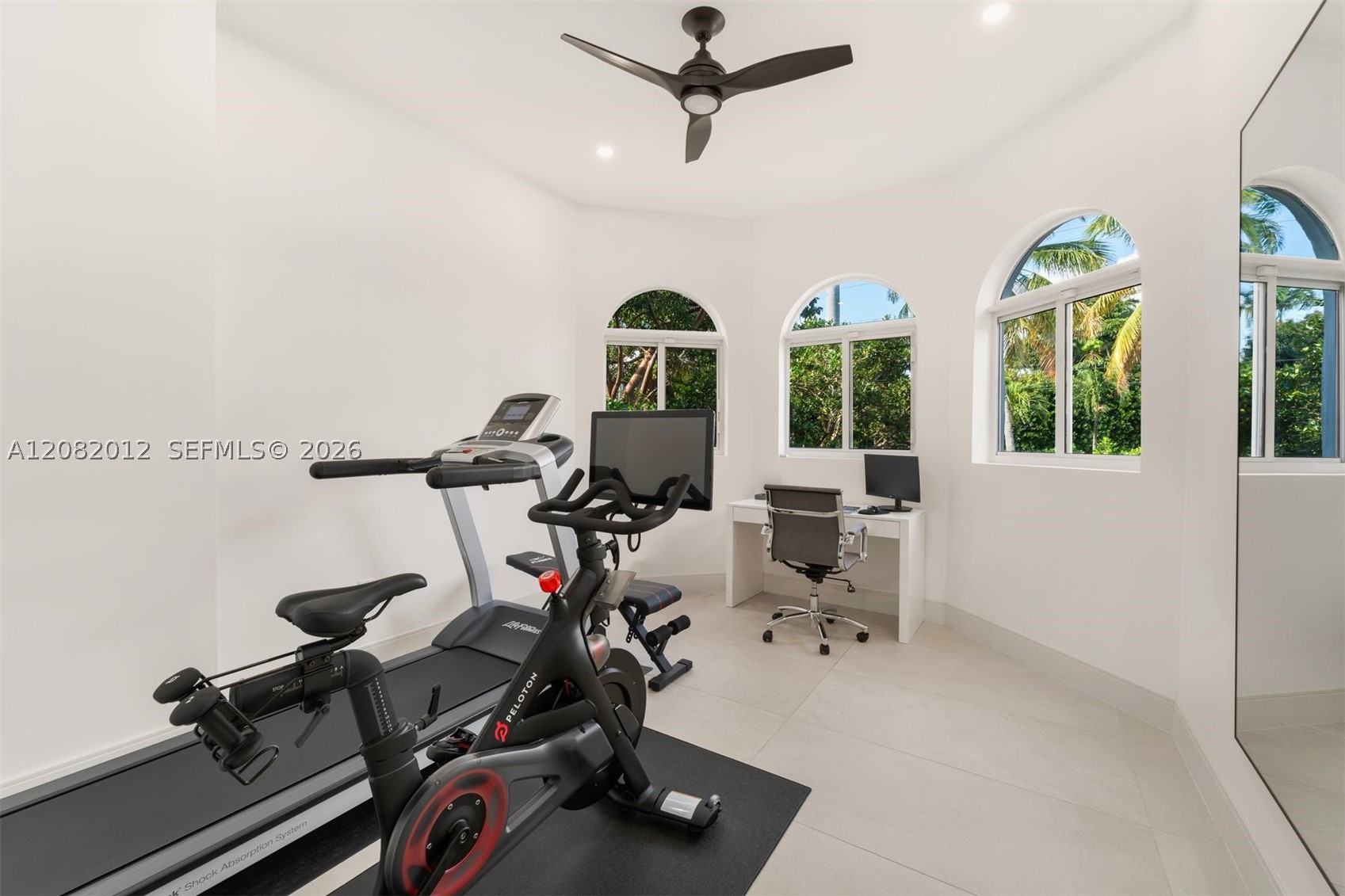 2181 N Bay Rd Miami Beach, FL 33140