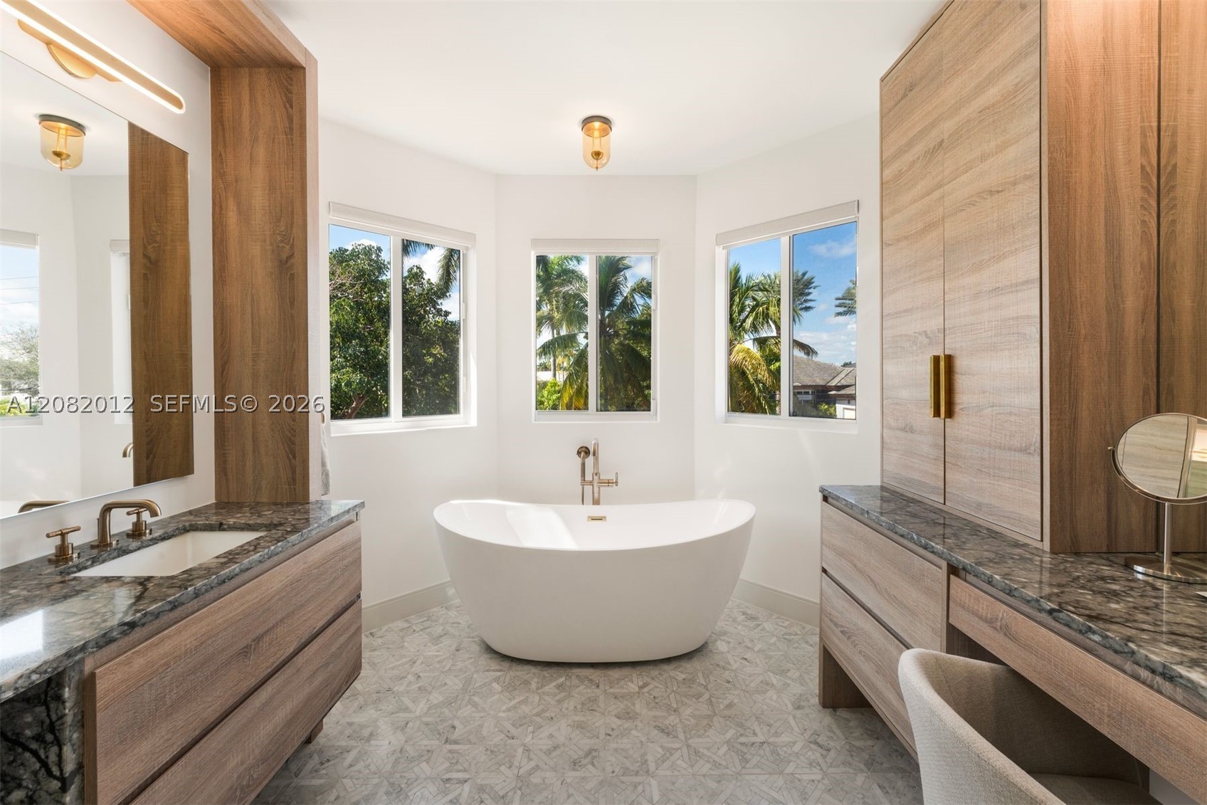 2181 N Bay Rd Miami Beach, FL 33140