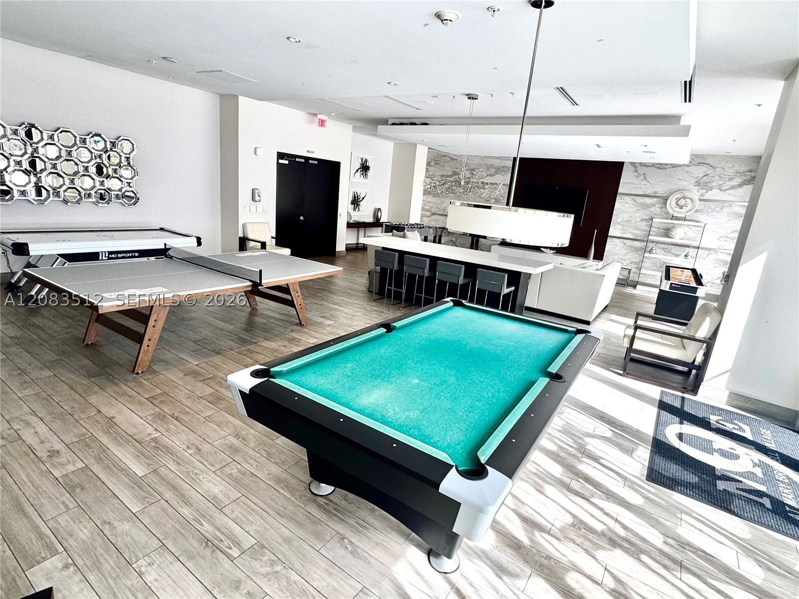 image Nine at Mary Brickell Village30