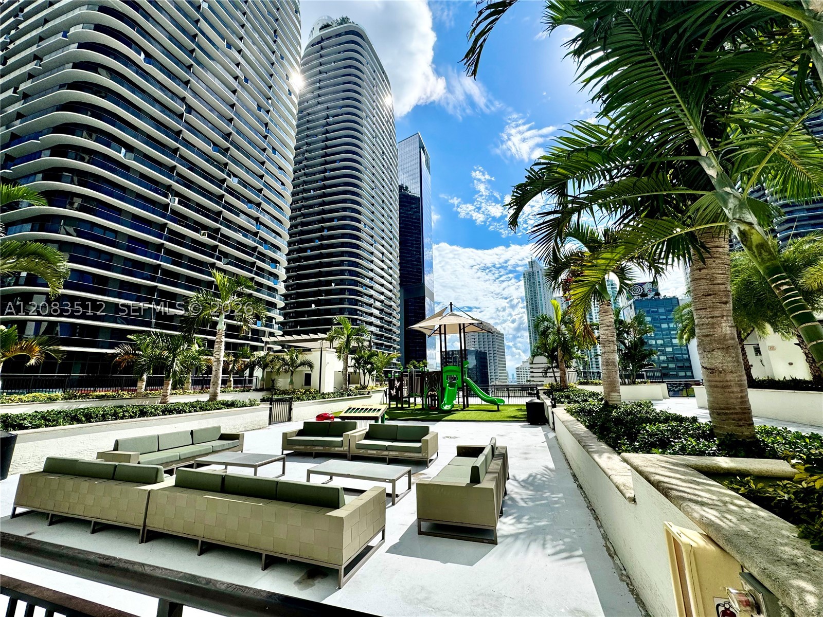 image Nine at Mary Brickell Village33