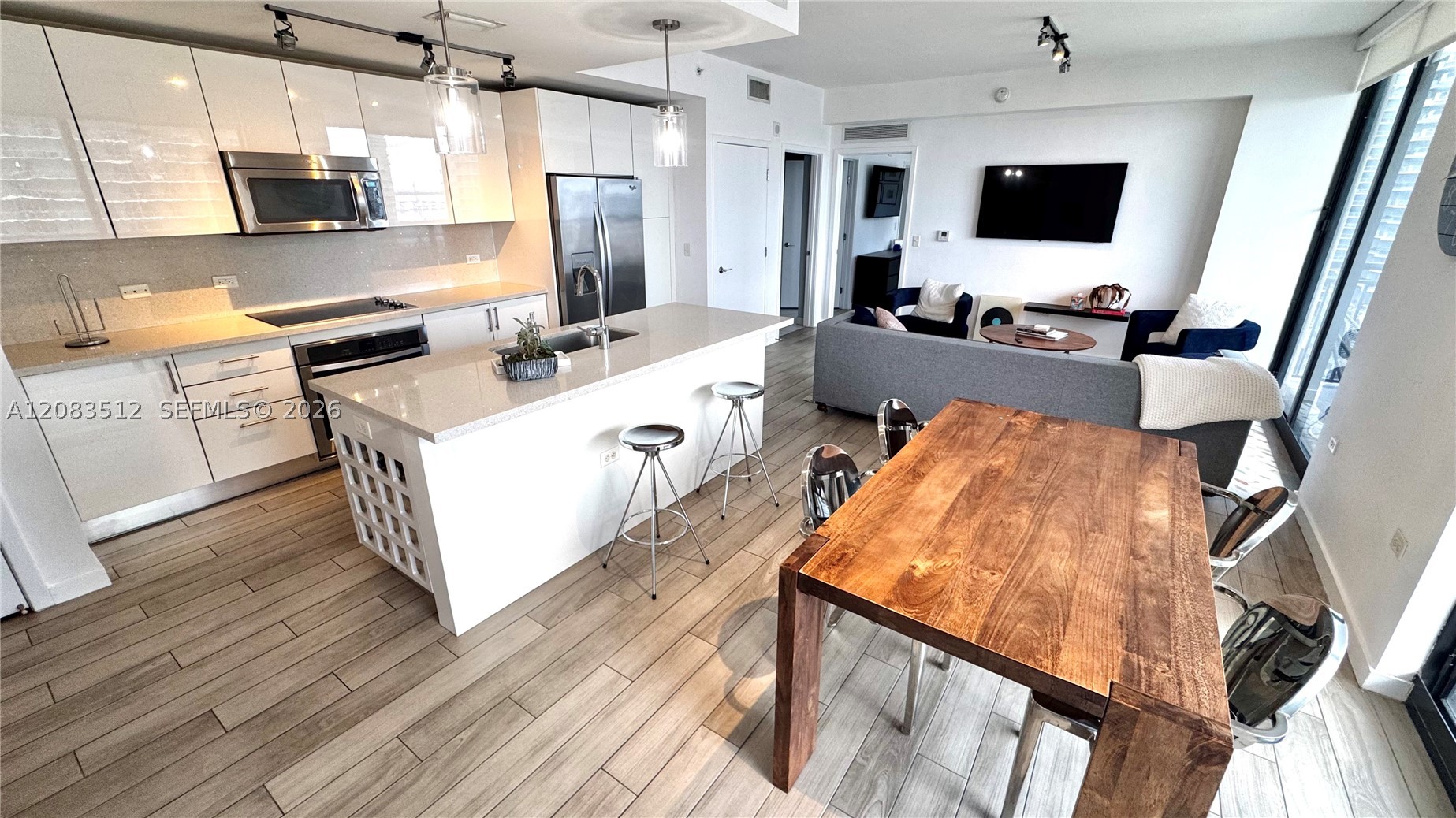 image Nine at Mary Brickell Village3