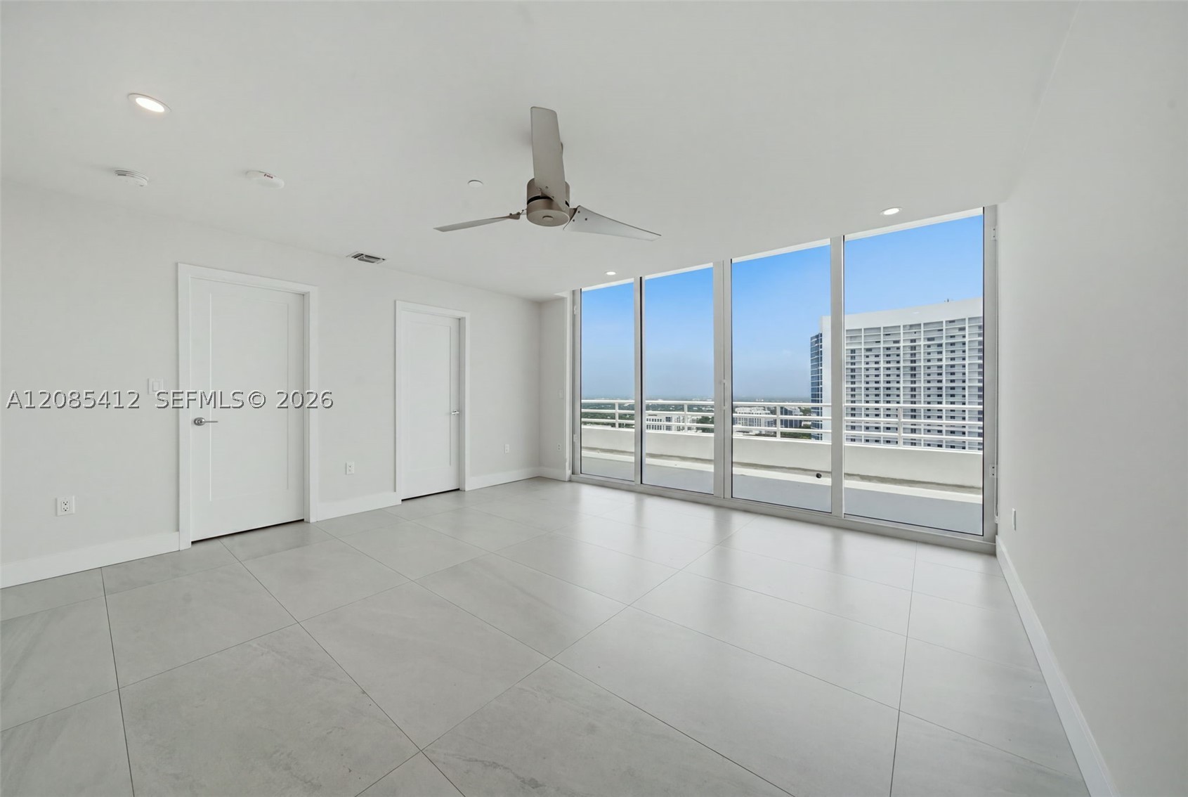 555 NE 34th St #PH4 Miami, FL 33137