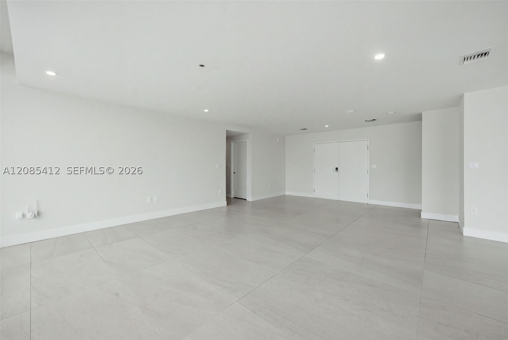 555 NE 34th St #PH4 Miami, FL 33137