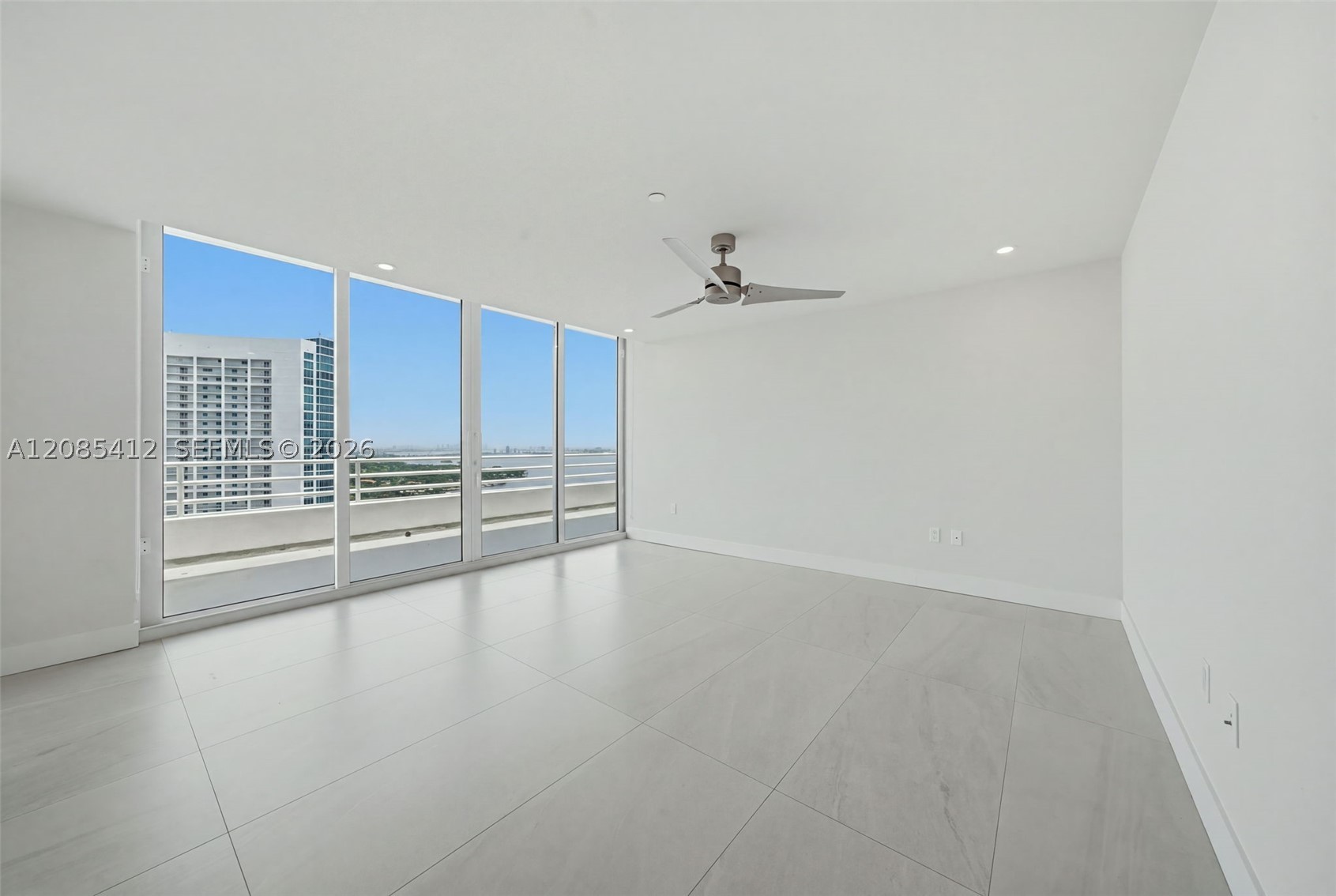 555 NE 34th St #PH4 Miami, FL 33137