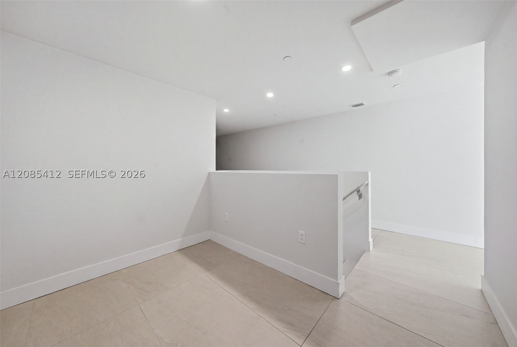 555 NE 34th St #PH4 Miami, FL 33137