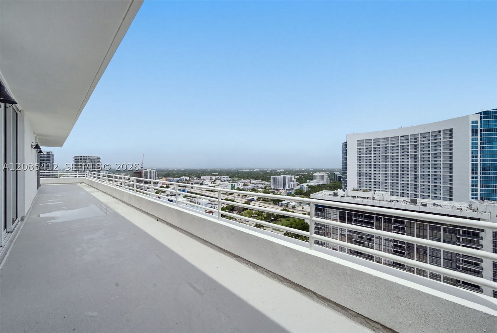 555 NE 34th St #PH4 Miami, FL 33137