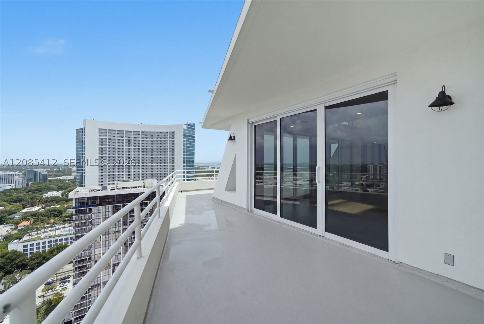 555 NE 34th St #PH4 Miami, FL 33137