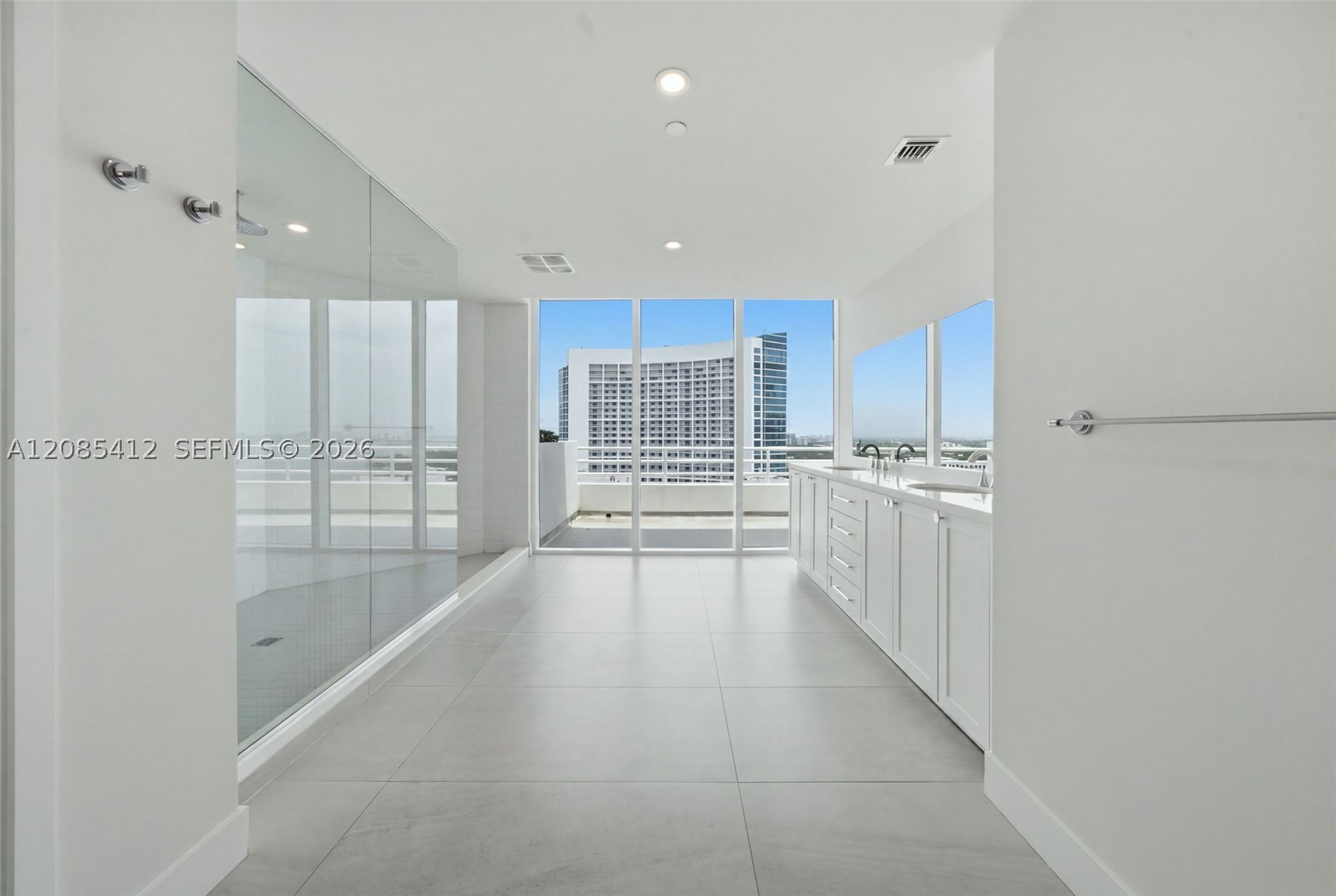 555 NE 34th St #PH4 Miami, FL 33137