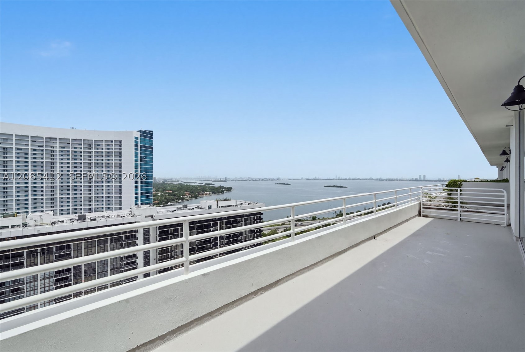 555 NE 34th St #PH4 Miami, FL 33137