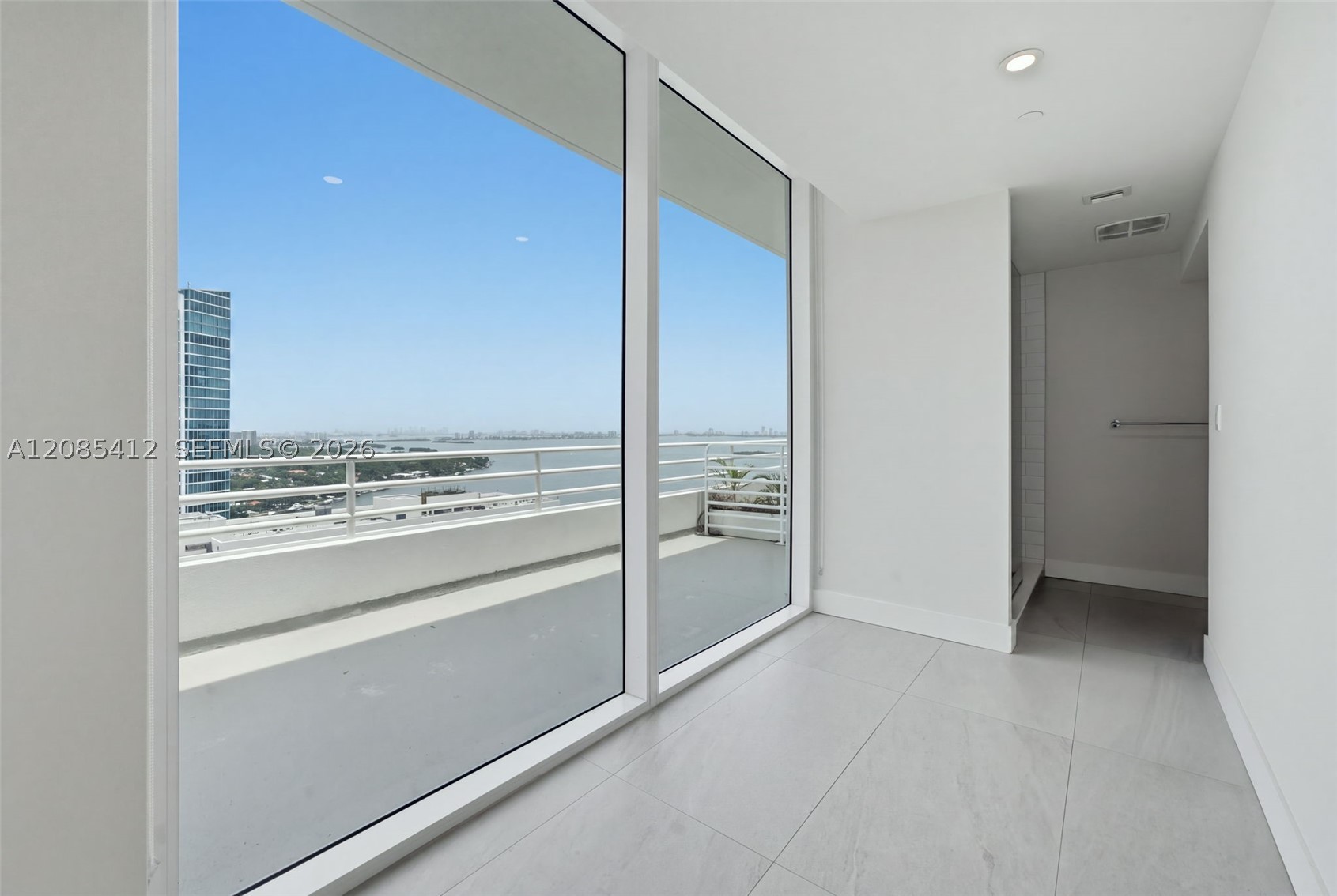 555 NE 34th St #PH4 Miami, FL 33137