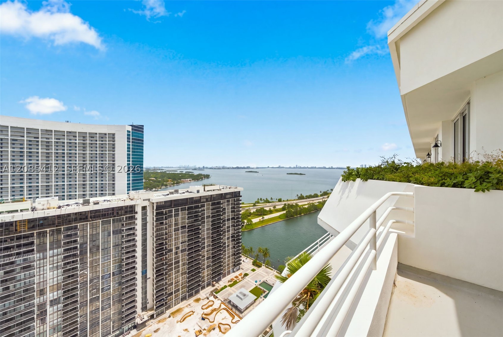 555 NE 34th St #PH4 Miami, FL 33137