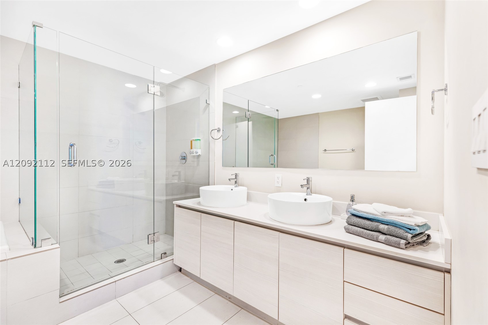 image Beachwalk Condominium18