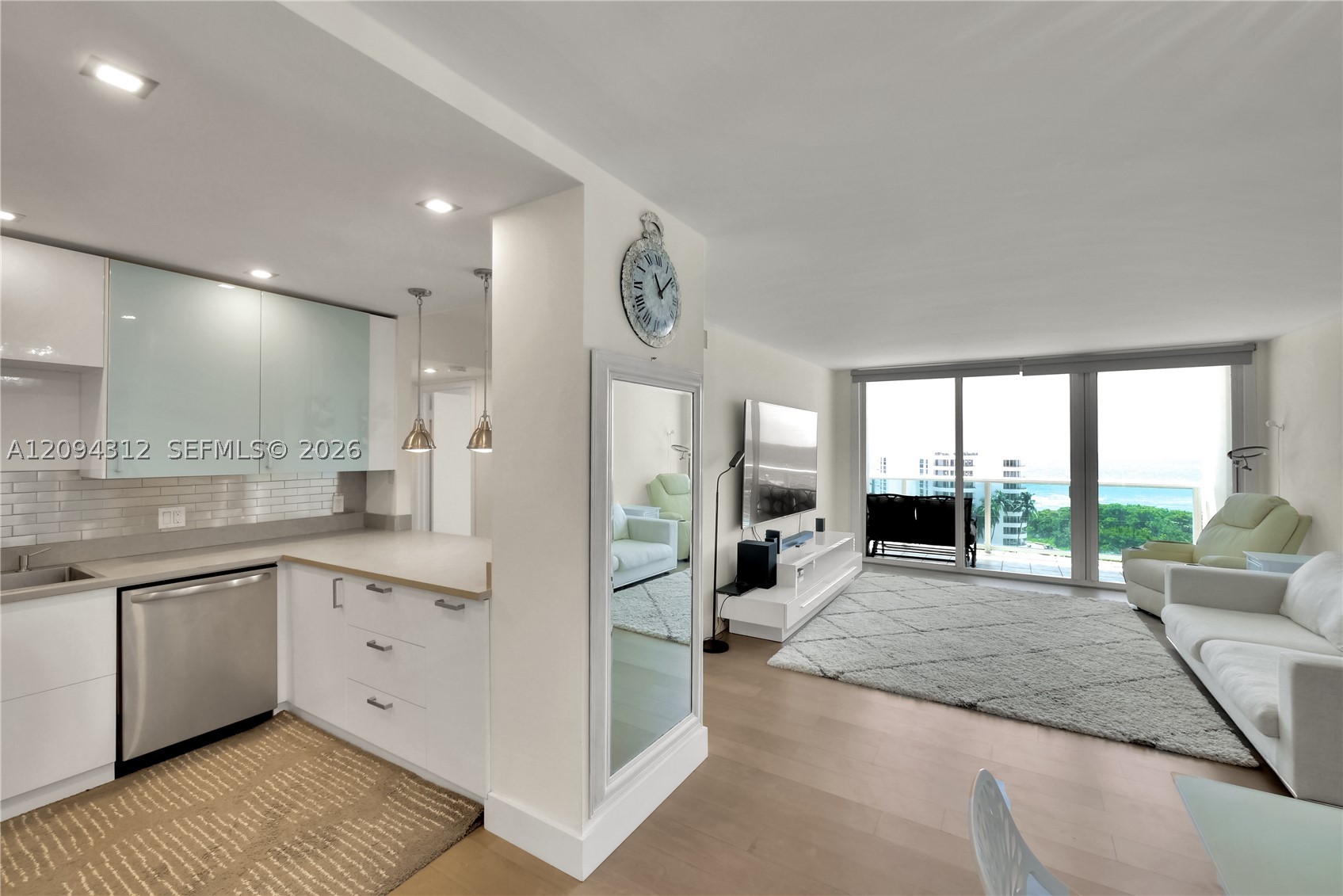 100 Bayview Dr #1008