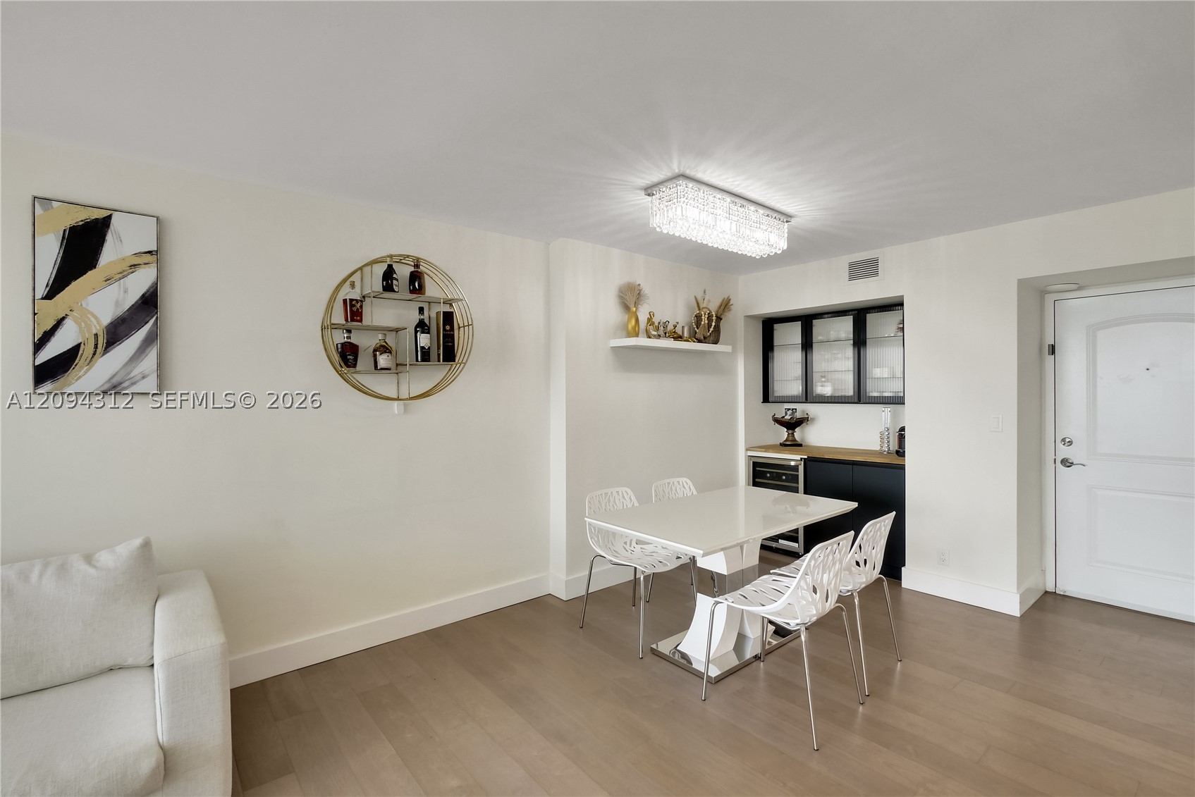 image Arlen House East1