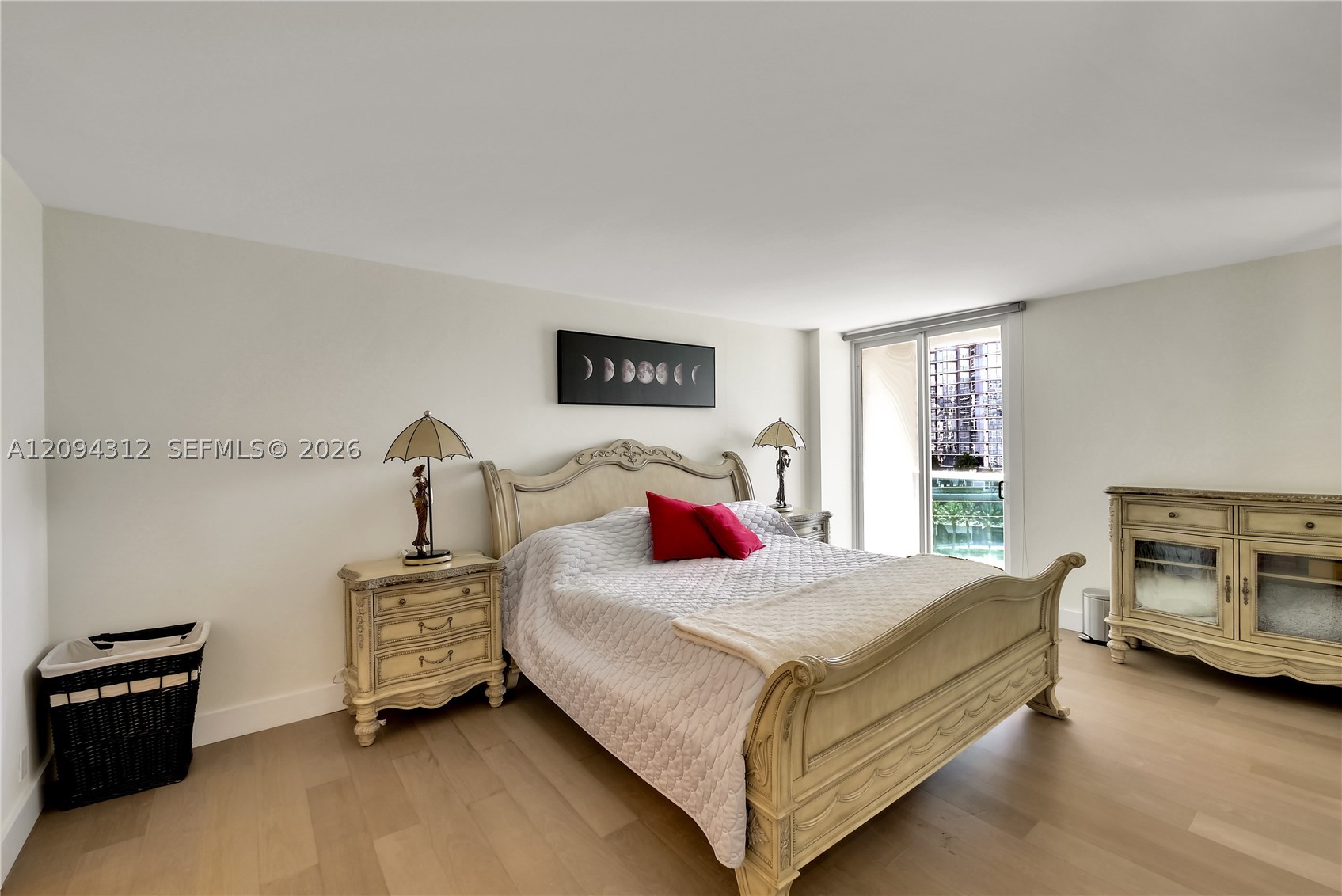 image Arlen House East25