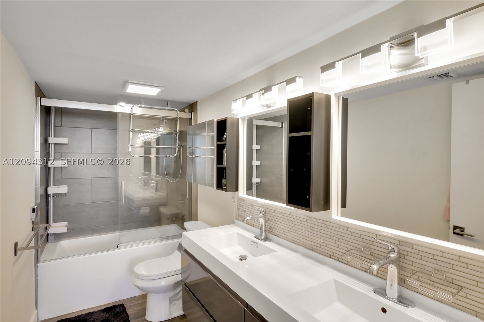 image Arlen House East28