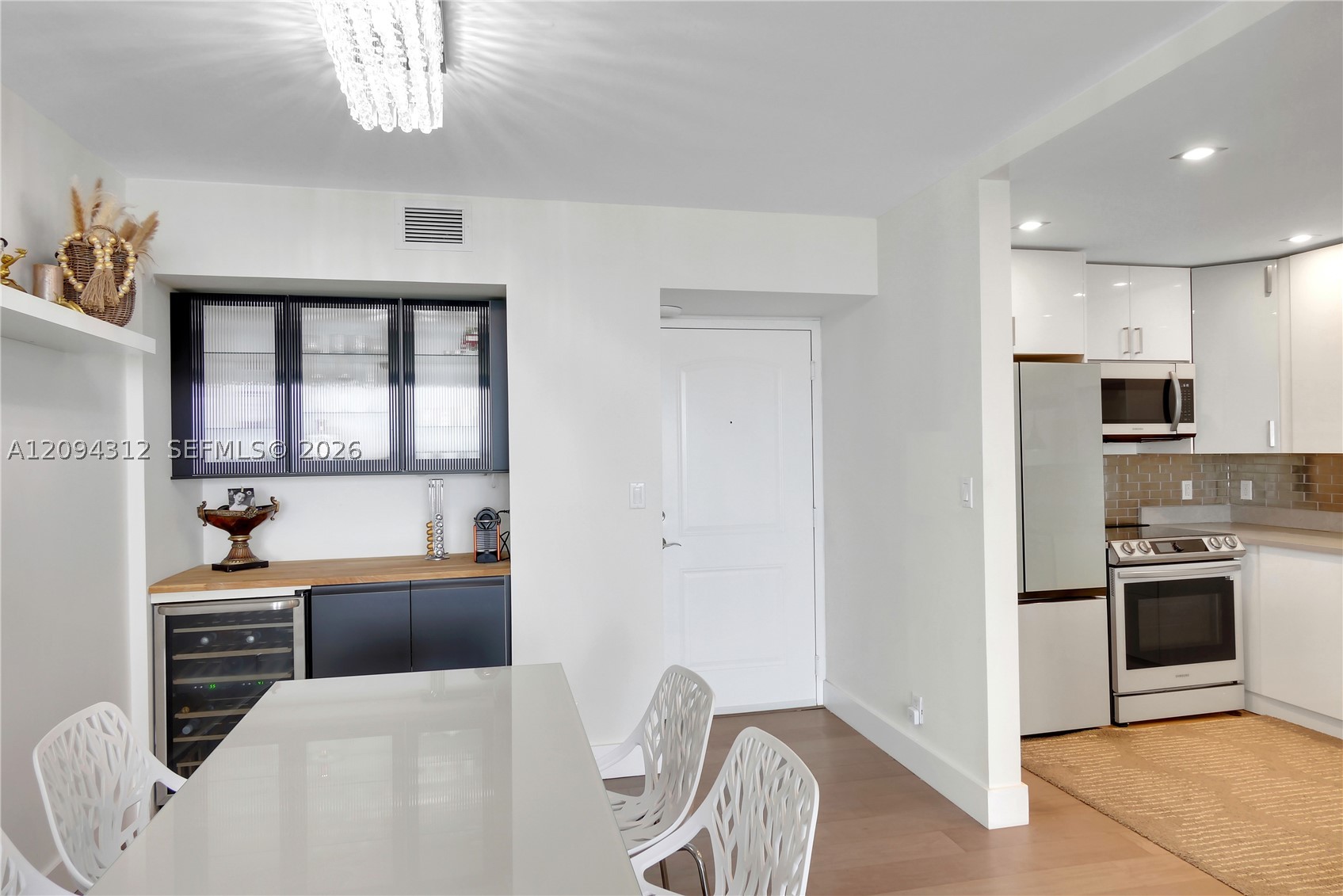 image Arlen House East3