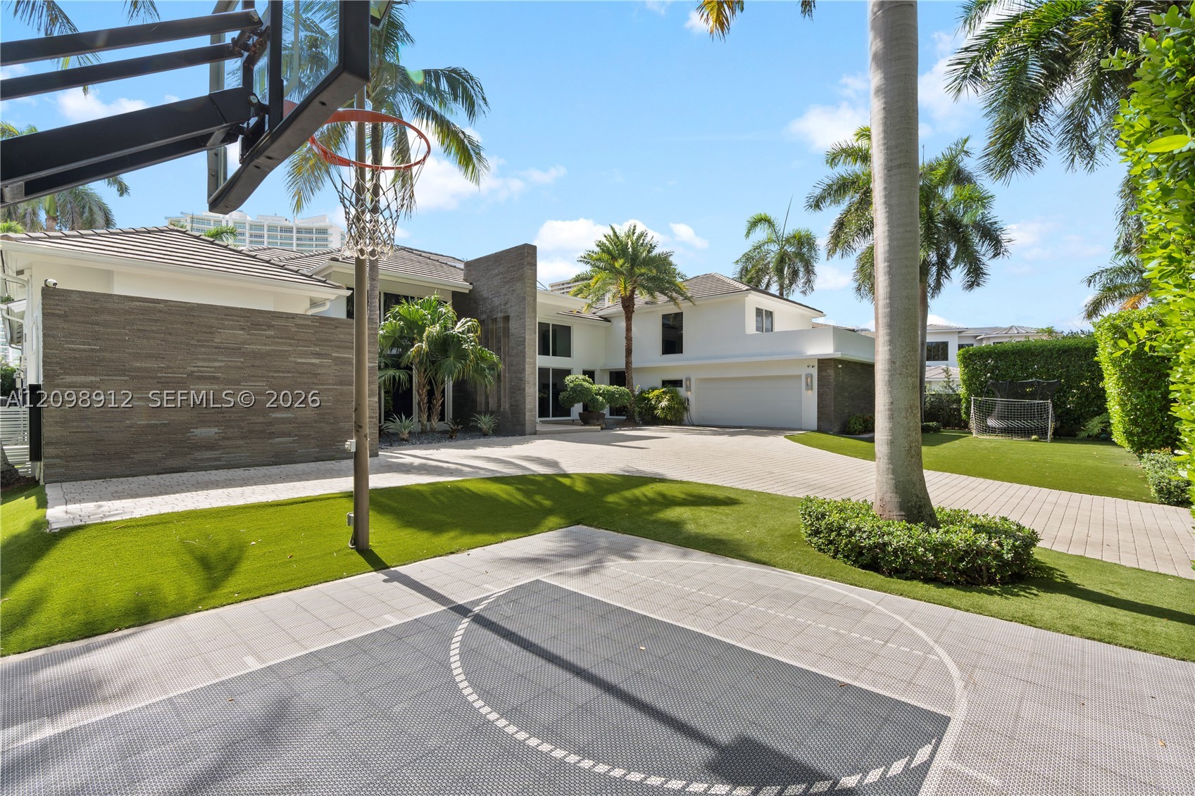 224 S Is Golden Beach, FL 33160