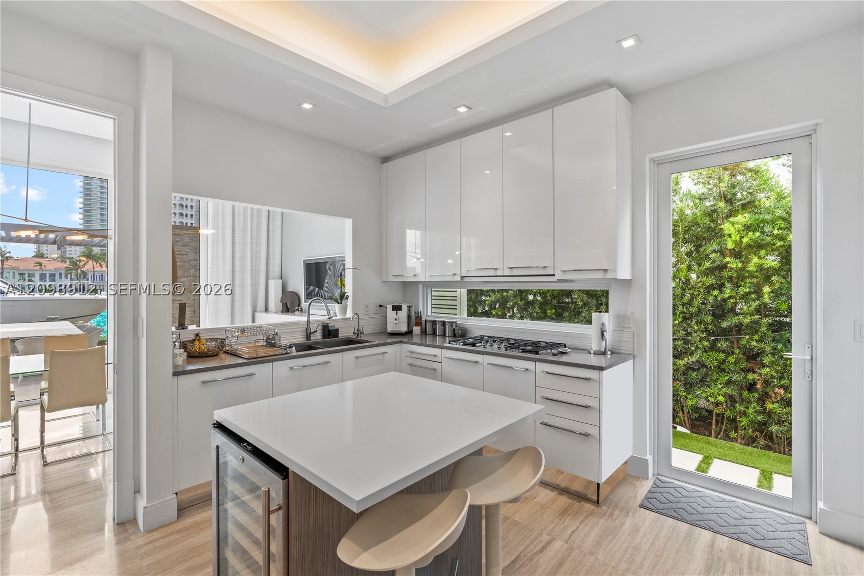 224 S Is Golden Beach, FL 33160